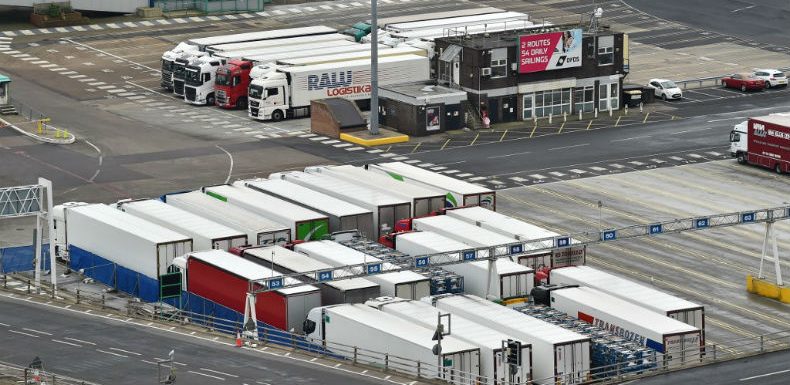 Au Royaume-Uni, 39 cadavres découverts à l’arrière d’un camion bulgare