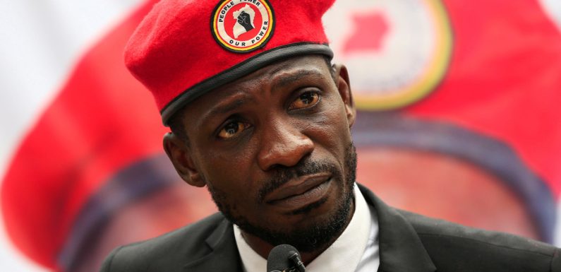 L’Ouganda interdit le port du béret rouge, symbole de l’opposition
