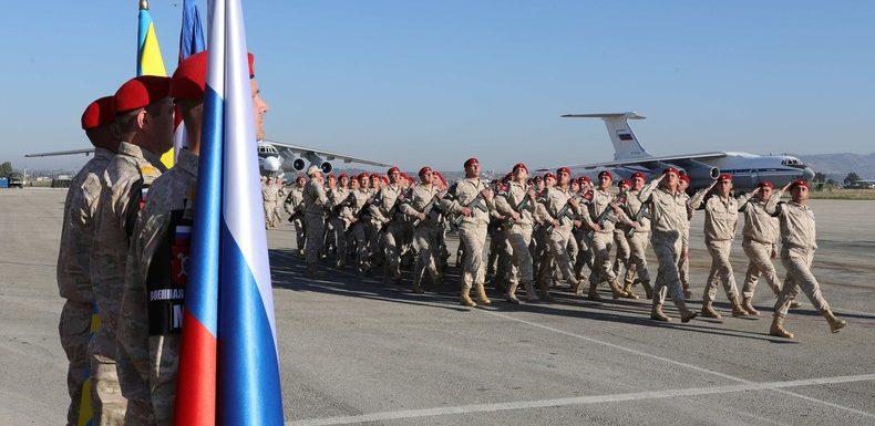 La Russie souhaite maintenir sa présence en Syrie, confirme le chef de la diplomatie russe