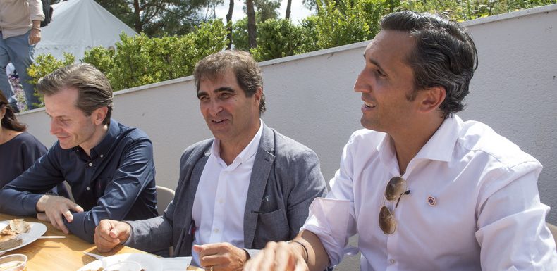 Petite annonce : Les Républicains cherchent place politique entre macronistes et RN