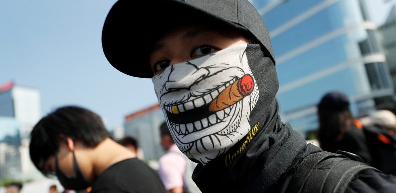 Le gouvernement de Hong Kong applique l’interdiction du port du masque