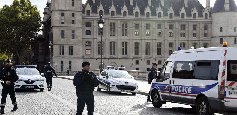 Habilité secret-défense, le tueur de la préfecture avait accès aux adresses des fonctionnaires