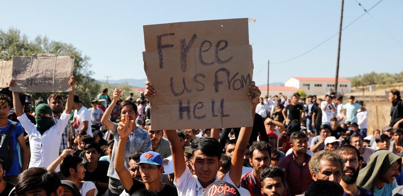 Avec près de 13 000 migrants pour une capacité de 3 000, le camp grec de Moria suffoque