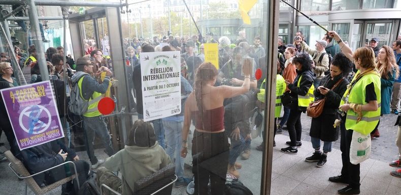 «Couteau en céramique», «RIP Mickaël Harpon» : des tags anti-police à Italie 2 après l’occupation