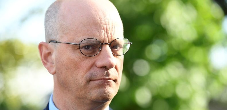 Pour Jean-Michel Blanquer, le voile islamique «n’est pas souhaitable dans notre société»