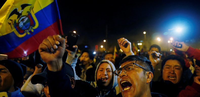 Equateur : le gouvernement recule face à la pression populaire