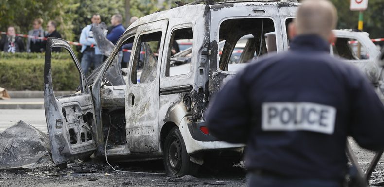 Procès de Viry-Châtillon : trois ans après, où en est le mouvement des policiers en colère ?