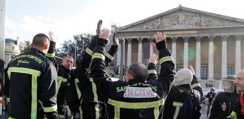 Confrontation entre pompiers et forces de l&rsquo;ordre : un syndicat de CRS présente «mille excuses»