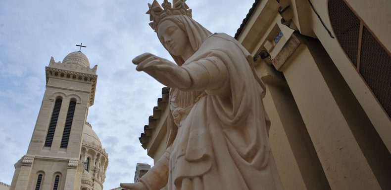 Algérie : la fermeture d&rsquo;églises suscite l’indignation de la communauté chrétienne (VIDEOS)