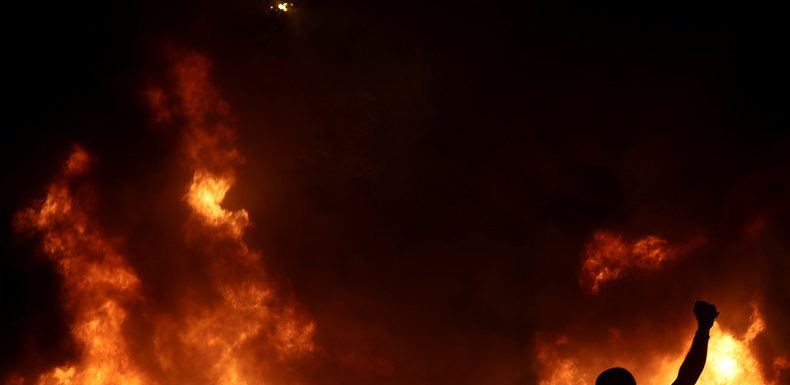 De nombreuses tensions pour le troisième soir consécutif de manifestation à Barcelone (VIDEOS)