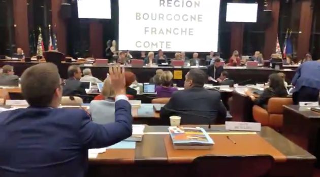 La femme voilée prise à partie par un élu RN va porter plainte