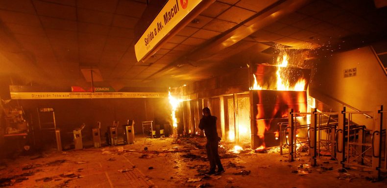 Chili : l’état d’urgence après des manifestations violemment réprimées