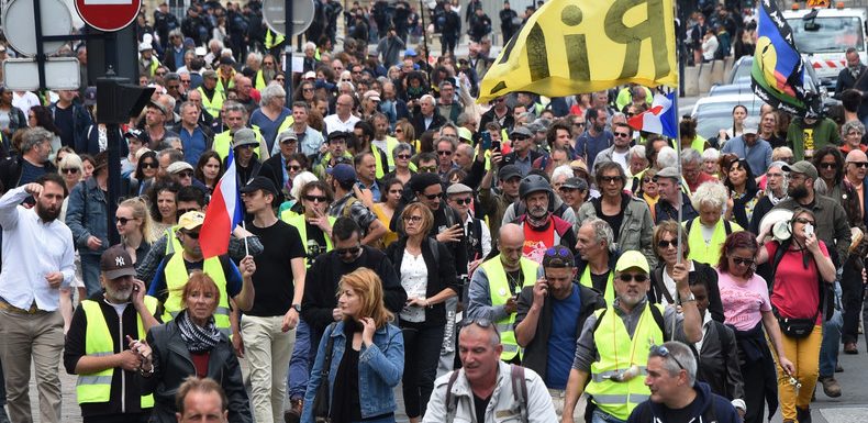 Gilets jaunes, pompiers, SNCF : un samedi de mobilisations sociales dans tout l’Hexagone (IMAGES)