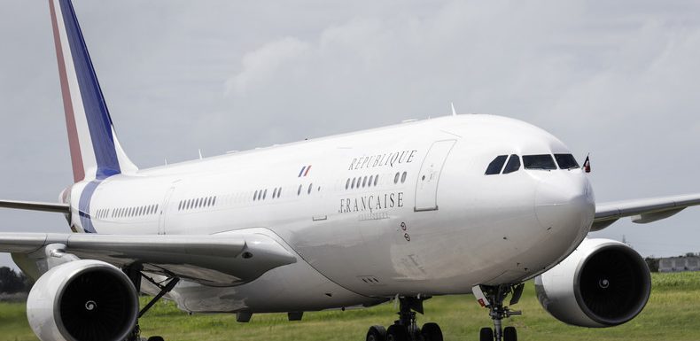 Des pompiers de Mayotte refusent de sécuriser l’avion de Macron, après les violences de Paris