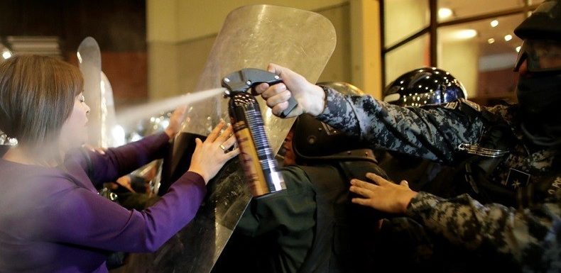 Bolivie : l’opposition conteste la victoire de Morales, scènes d’émeutes dans les rues