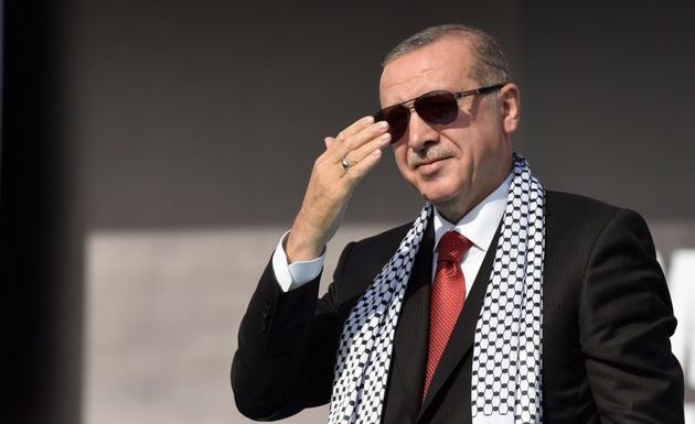 Erdogan menace l’UE d' »ouvrir les portes » aux migrants « quand l’heure sera venue »