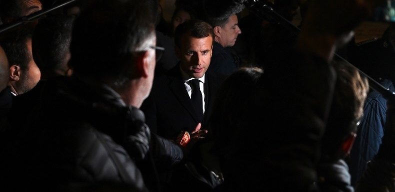 «Démission !» ; «Dégage !» : Hué, Emmanuel Macron voit sa visite à Rouen perturbée