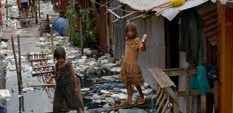 Pauvreté mondiale : panser, repenser, dépasser