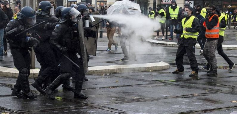 « Gilets jaunes » à Nantes : Deux individus interpellés pour incitation à l’émeute sur Facebook
