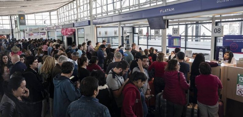 Chili : Des milliers de passagers bloqués et des vols annulés à l’aéroport de Santiago