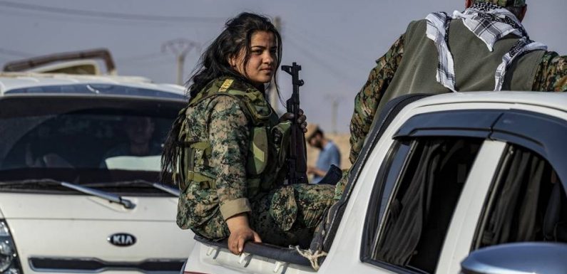 Syrie : Les Kurdes ont « totalement » quitté la frontière turque mais des combats se poursuivent dans la zone