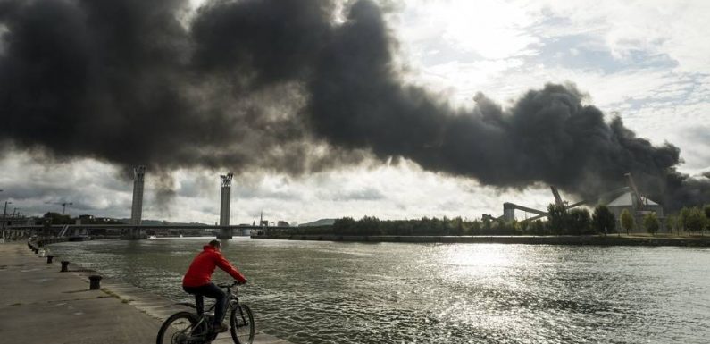 Incendie à Rouen : Le préfet demande à Lubrizol de faire cesser « les odeurs incommodantes »