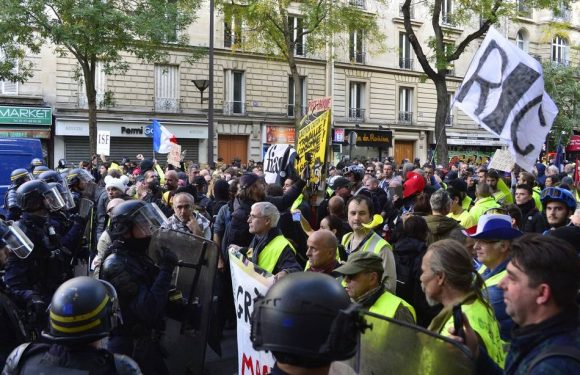 « Gilets jaunes » : Des figures réclament une rencontre avec Emmanuel Macron