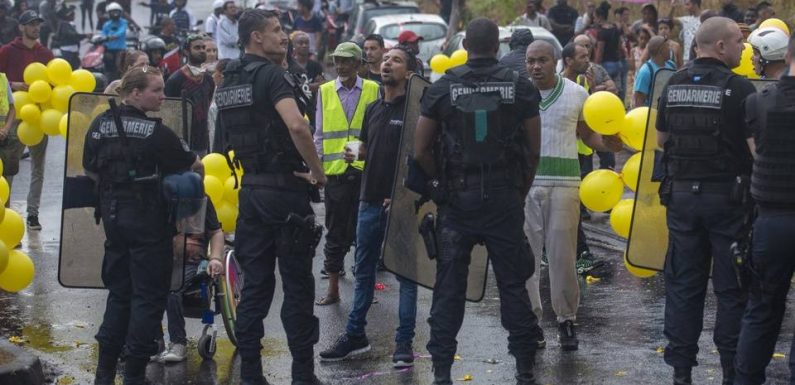 La Réunion : Des heurts éclatent en marge de la visite d’Emmanuel Macron