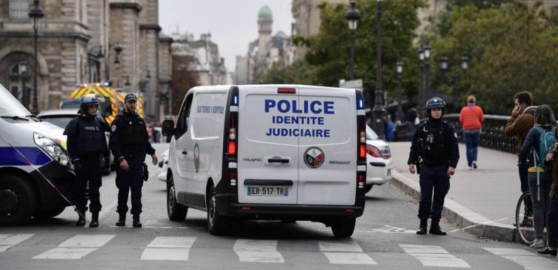 Attaque au couteau à la préfecture de Paris: Où en est la situation ?