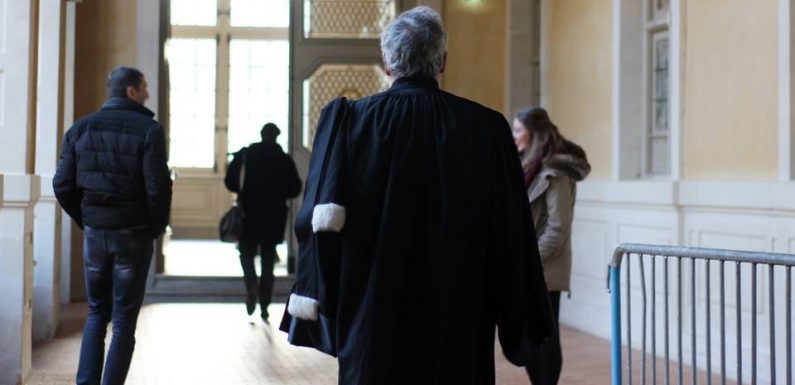 Saint-Malo: Une femme battue abandonnée par son avocat parce que l’audience est trop tardive