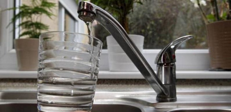 Megève : La mairie distribue des bouteilles d’eau après la contamination du réseau d’eau potable