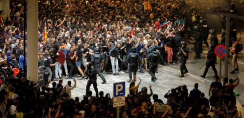 Colère et heurts à Barcelone après la condamnation des indépendantistes catalans