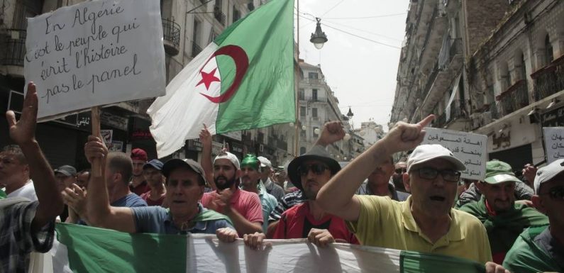 Algérie: Une figure de la contestation placée en détention provisoire