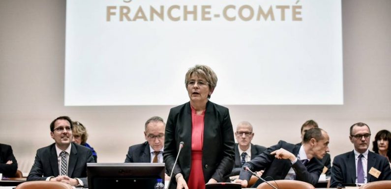 Polémique au Conseil régional : Contrairement à ce que dit l’élu RN, l’accompagnatrice avait le droit de porter le voile