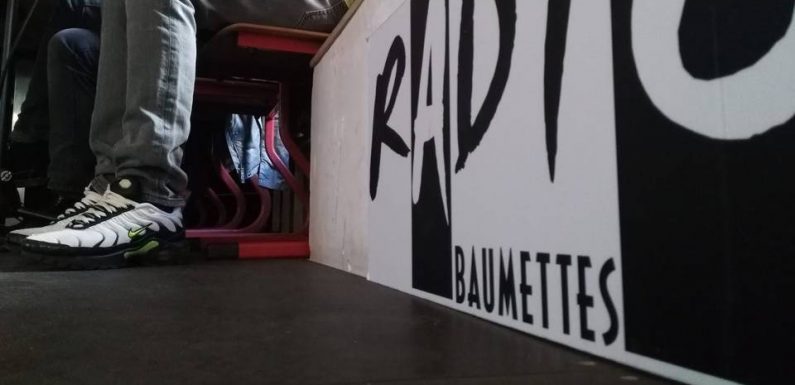 Marseille : Radio Baumettes est pour la première fois sortie de prison, pour une émission animée par les détenus en direct et en public