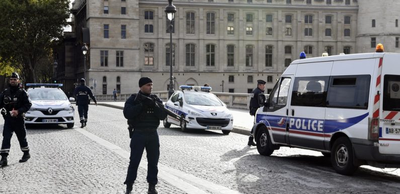 Attaque au couteau à la préfecture de Paris: Une clé USB retrouvée chez Mickaël Harpon contenait les coordonnées de dizaines de ses collègues