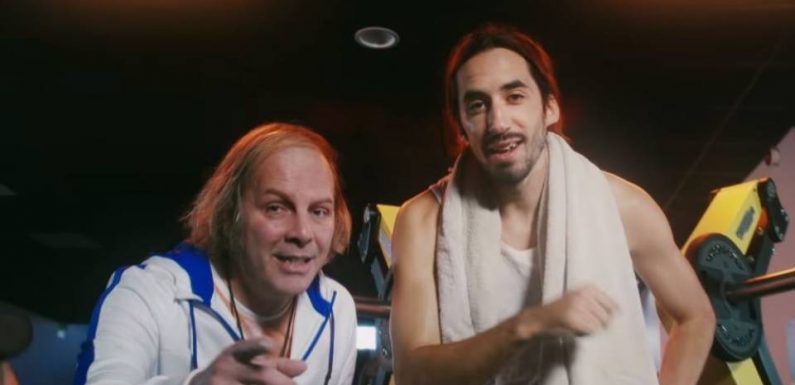 Philippe Katerine invite Gérard Depardieu et Lomepal dans un clip trois-en-un