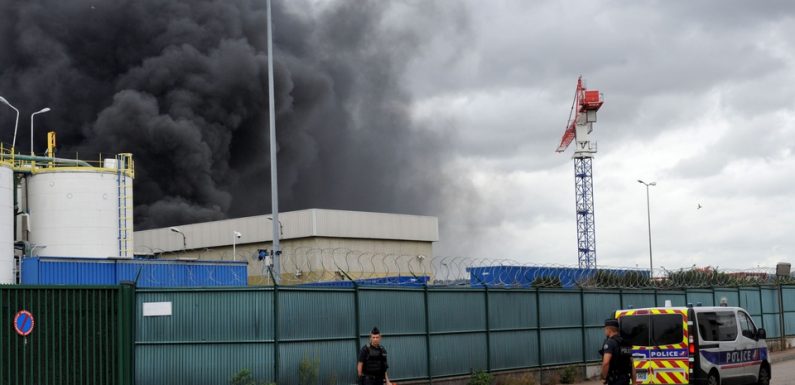 Incendie de l’usine Lubrizol à Rouen : Plus de 5.250 tonnes de produits détruits dans les flammes