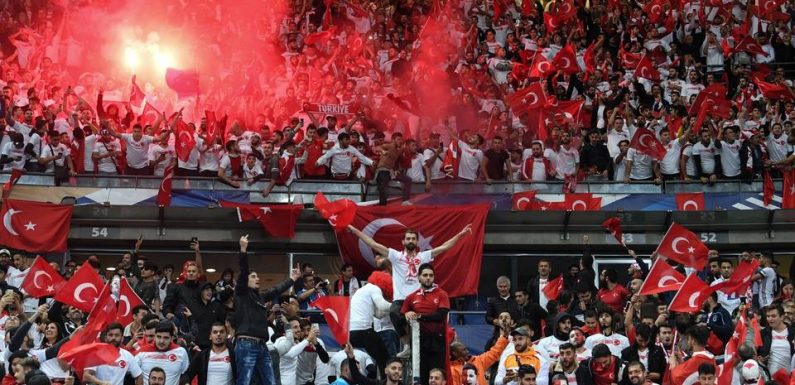 France-Turquie : Le Stade de France s’est embrasé mais la politique est (presque) restée dehors