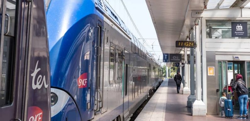 C’est l’heure du BIM : Le trafic SNCF s’améliore, BoJo entretient le flou et l’arbitre de France-Galles rejoue le coude