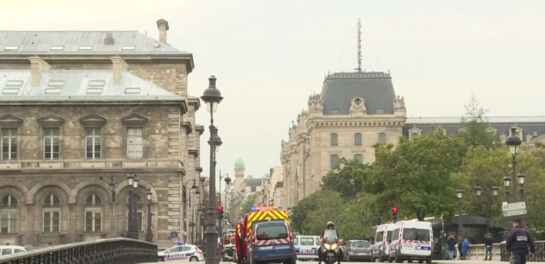 Un employé tue 4 policiers avant d’être abattu