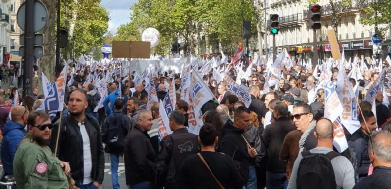 22.000 policiers manifestent lors d’une « marche de la colère»