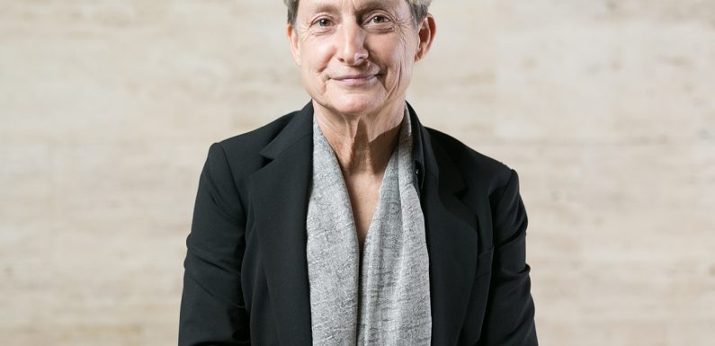 Judith Butler : « Les femmes n’ont pas besoin d’un autre sauveur »