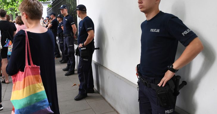 En Pologne, des traditionalistes catholiques vont prier contre les droits des LGBT