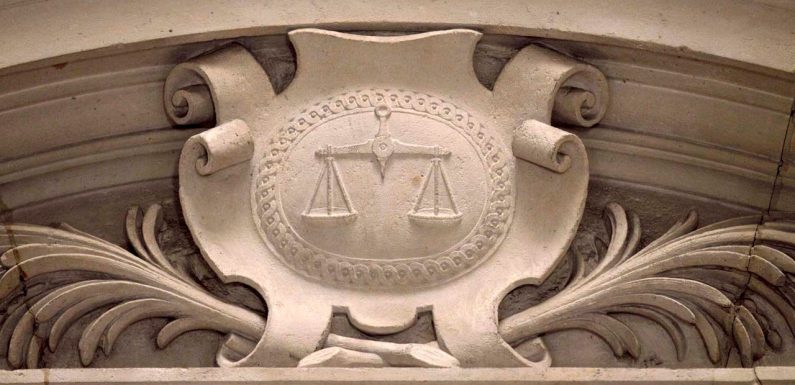 Policiers brûlés à Viry-Châtillon : 13 jeunes jugés pour « tentative de meurtre » à partir de mardi