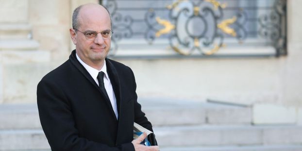 Une loi interdisant le voile lors des sorties scolaires « serait contre-productive », selon Jean-Michel Blanquer