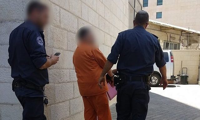 Un mari qui refusait le divorce à sa femme libéré après 19 ans de prison