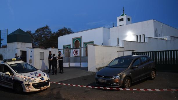 Attaque contre la mosquée de Bayonne : le suspect Claude Sinké dit avoir « voulu venger la destruction de la cathédrale Notre-Dame »
