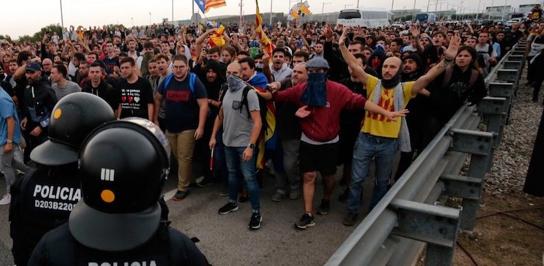 Désobéissance civile en Catalogne après les lourdes condamnations des leaders indépendantistes