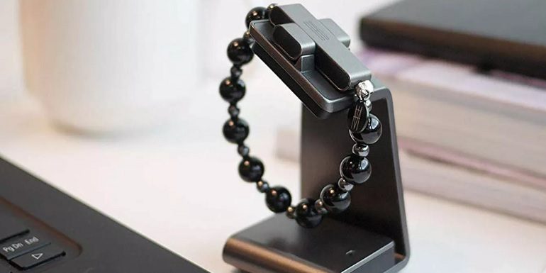 Le Vatican dévoile un chapelet connecté et… traqueur d’activité